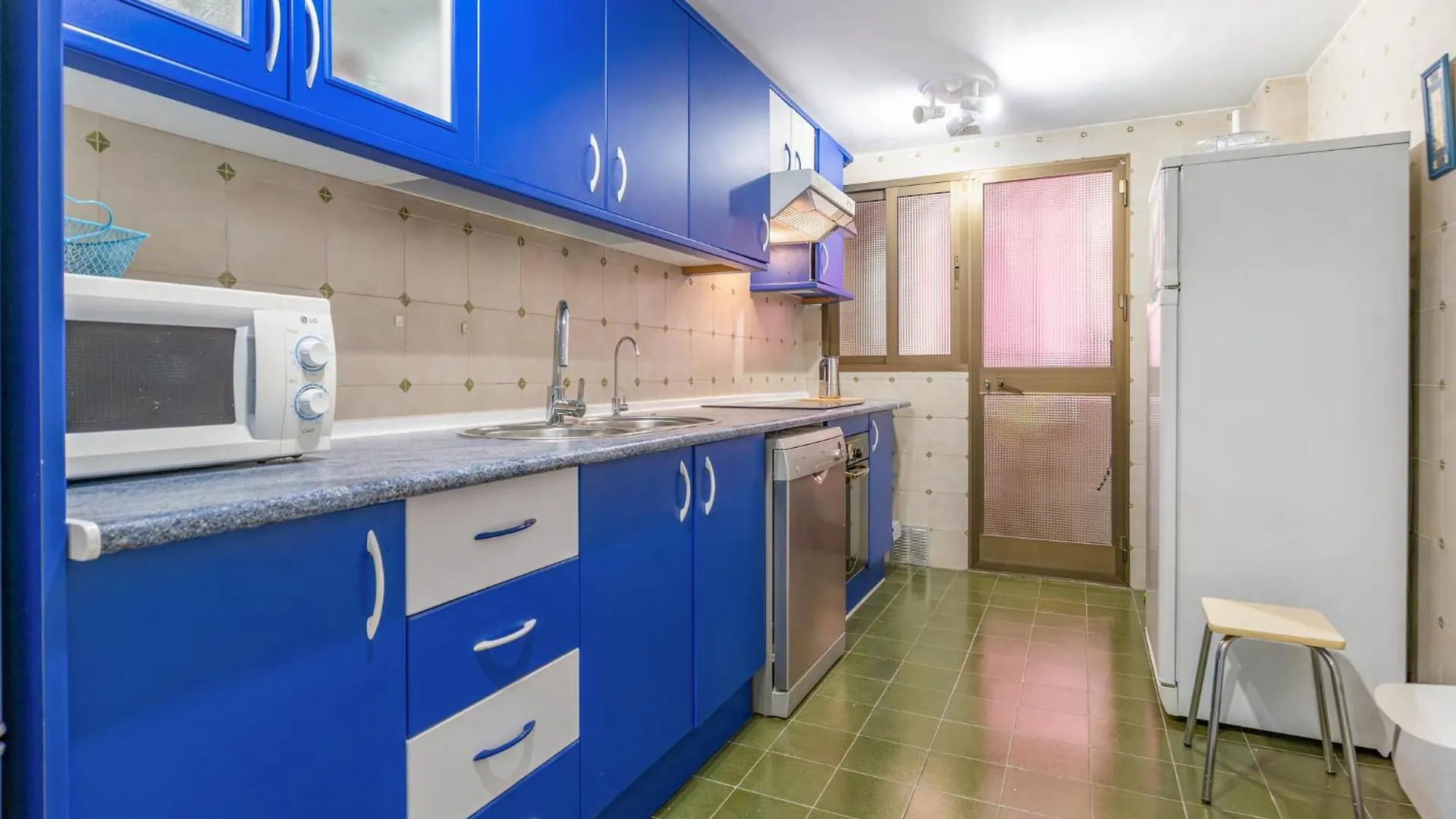 Pet Friendly Apartment In Fuengirola