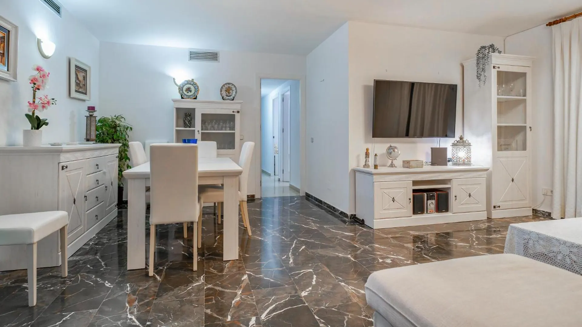 Pet Friendly Apartment In Fuengirola